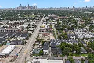 1228 E 23rd St, Houston, TX 77009 - Photo 30