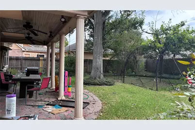 11515 Inwood Drive, Houston, TX 77077 - Photo 10