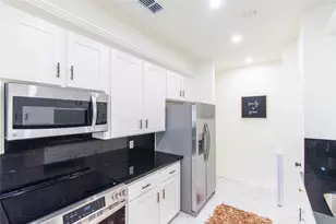 727 Bunker Hill Rd, Houston, TX 77024 - Photo 18