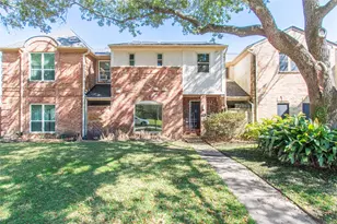 727 Bunker Hill Rd, Houston, TX 77024 - Photo 2