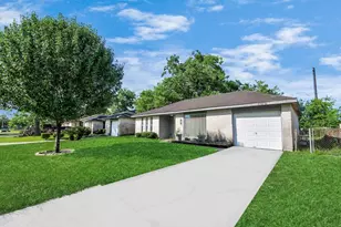 12610 Chiswick Rd, Houston, TX 77047 - Photo 2