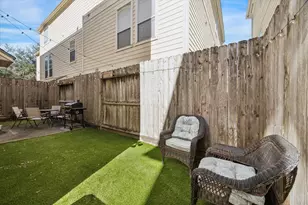 205 Dennis St, Houston, TX 77006 - Photo 2