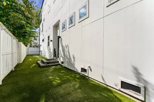 1902 W 25th St, Houston, TX 77008 - Photo 16