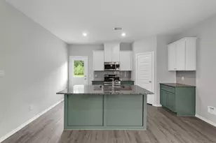 25799 John Wayne Ct, Splendora, TX 77372 - Photo 2