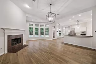 34 N Lansdowne Cir, The Woodlands, TX 77382 - Photo 4
