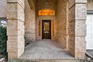 211 April Waters Dr W, Conroe, TX 77356 - Photo 4