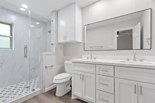 8826 Tanager St, Houston, TX 77036 - Photo 14