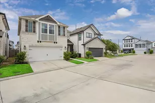 3413 Ovids Orchard Dr, Houston, TX 77025 - Photo 2