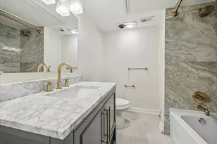 449 N Post Oak Ln, Houston, TX 77024 - Photo 10