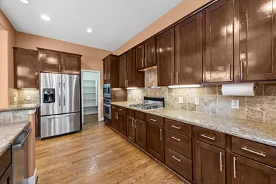 1912 Woodbury Street, Houston, TX 77030 - Photo 2