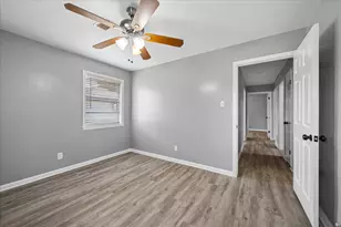 901 Ivy Ave, Deer Park, TX 77536 - Photo 14