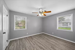 901 Ivy Ave, Deer Park, TX 77536 - Photo 4