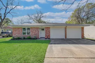 411 Oaklawn St, League City, TX 77573 - Photo 1