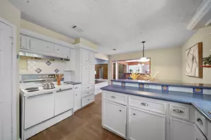 7802 Santa Elena St, Houston, TX 77061 - Photo 12