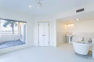 1302 Marina Bay Dr, League City, TX 77573 - Photo 32