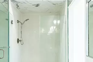 1302 Marina Bay Dr, League City, TX 77573 - Photo 24