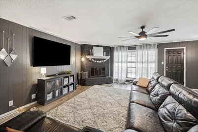 503 West Street, Sealy, TX 77474 - Photo 4