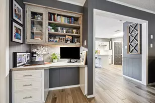 503 West St, Sealy, TX 77474 - Photo 8