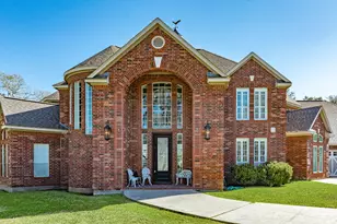 692 County Rd 605, Angleton, TX 77515 - Photo 2