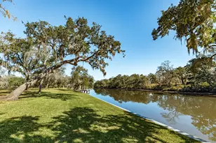 692 County Rd 605, Angleton, TX 77515 - Photo 34