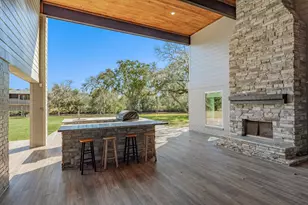 692 County Rd 605, Angleton, TX 77515 - Photo 30