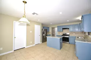 9611 Babbling Spring Ct, Tomball, TX 77375 - Photo 12
