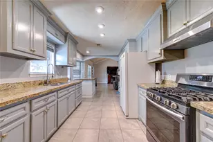 12803 Louisville St, Houston, TX 77015 - Photo 10