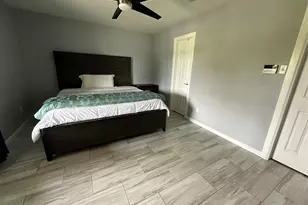 312 Green Isle Ave, Dickinson, TX 77539 - Photo 8