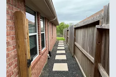 312 Green Isle Avenue, Dickinson, TX 77539 - Photo 20