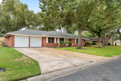 1317 Wallace Street, El Campo, TX 77437 - Photo 2