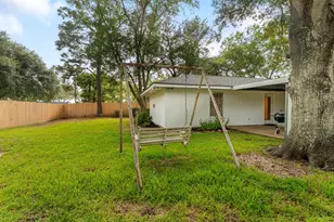 1317 Wallace St, El Campo, TX 77437 - Photo 18