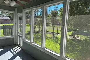 105 Harbor Ct Dr, Conroe, TX 77356 - Photo 6