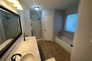 105 Harbor Ct Dr, Conroe, TX 77356 - Photo 18