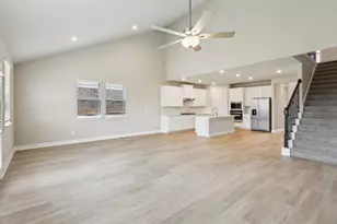 2823 Clapbread Ln, Rosenberg, TX 77471 - Photo 2