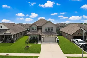 126 Comal Dr, Baytown, TX 77523 - Photo 4