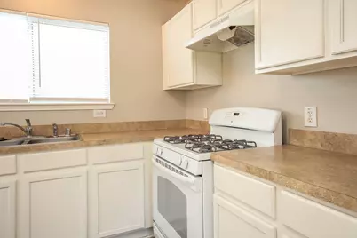 7431 Leightonfield Court, Cypress, TX 77433 - Photo 6