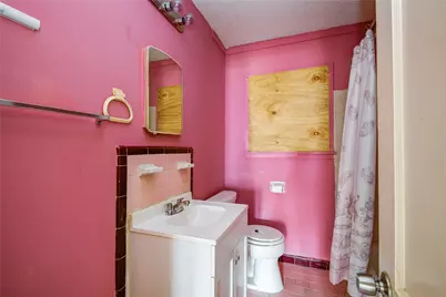 5306 Kenilwood Drive, Houston, TX 77033 - Photo 12