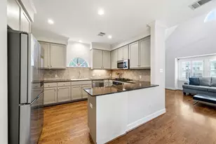 2409 Ralph St, Houston, TX 77006 - Photo 12