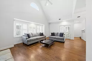 2409 Ralph St, Houston, TX 77006 - Photo 10