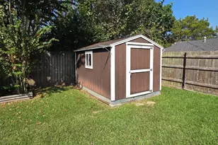 9423 Garden Bridge St, Houston, TX 77075 - Photo 28