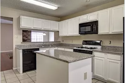 11 Cottage Grove Place, The Woodlands, TX 77381 - Photo 10