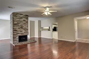 11 Cottage Grove Pl, The Woodlands, TX 77381 - Photo 8