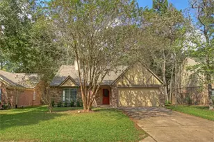 11 Cottage Grove Pl, The Woodlands, TX 77381 - Photo 1