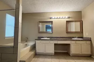 11 Cottage Grove Pl, The Woodlands, TX 77381 - Photo 22