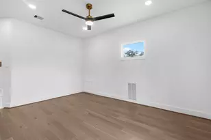 10514 Emnora Ln, Houston, TX 77043 - Photo 18