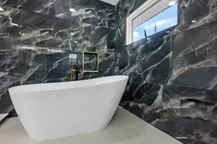 10514 Emnora Ln, Houston, TX 77043 - Photo 14