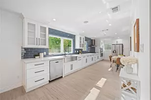 9022 Quebec Dr, Houston, TX 77096 - Photo 14