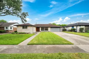 9022 Quebec Dr, Houston, TX 77096 - Photo 8