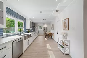 9022 Quebec Dr, Houston, TX 77096 - Photo 12