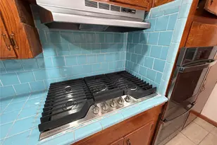 2015 51st St, Galveston, TX 77551 - Photo 12